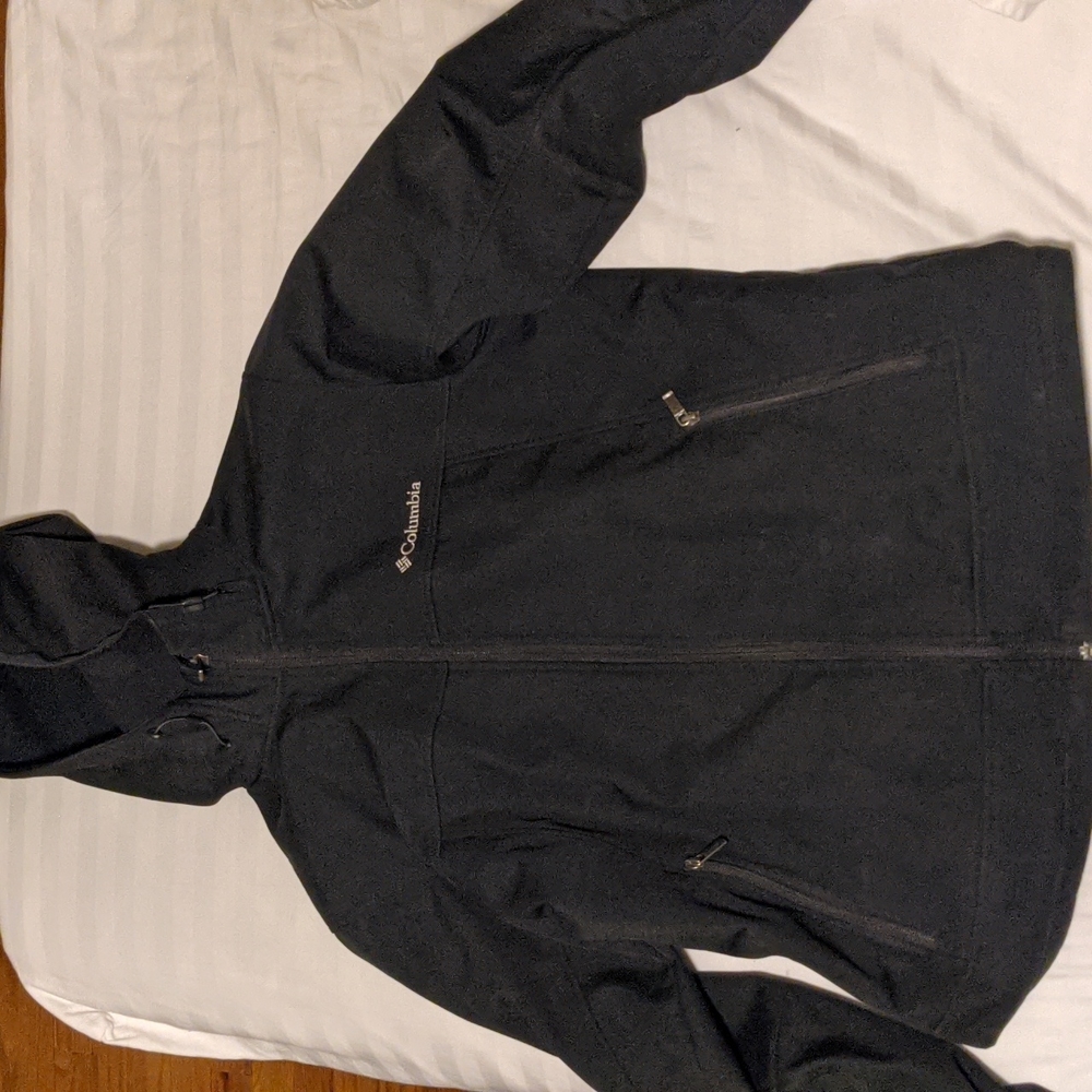 Black Columbia hooded lightweight jacket